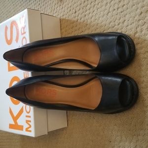 Michael Kors Izzie Leather Peep Toe Pumps sz 8.5